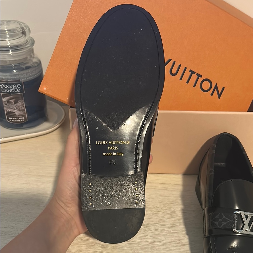 Louis Vuitton Men's Shoe - Picture 5 of 8
